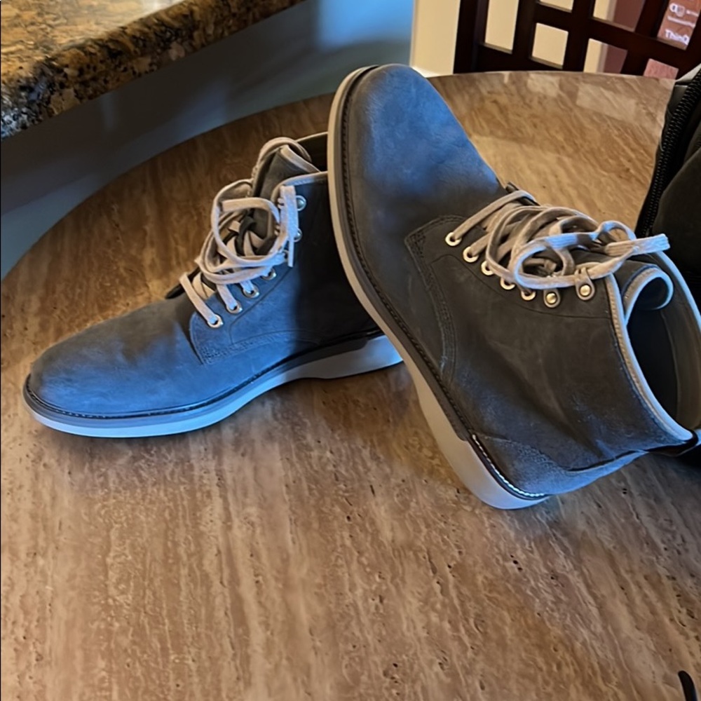 Cole haan size 9.5 mens boots